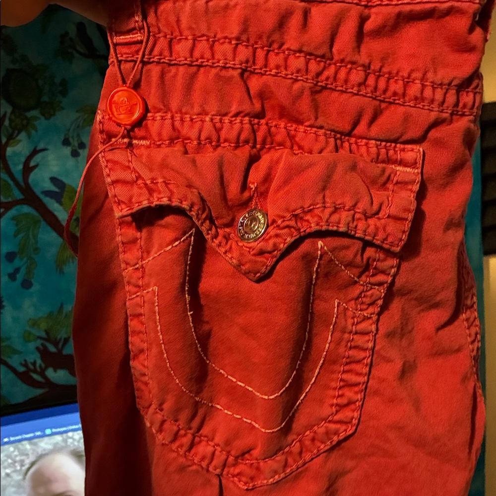 TRUE RELIGION JEANS Red Denim 33 x 30